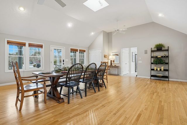 4 Donna Pass, Hopkinton, MA 01748