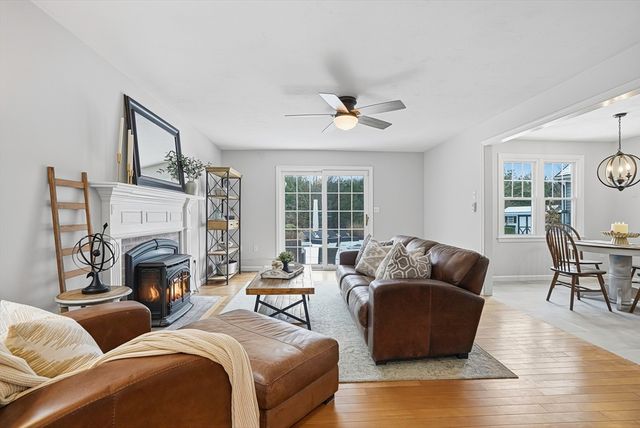 4 Donna Pass, Hopkinton, MA 01748