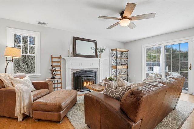 4 Donna Pass, Hopkinton, MA 01748