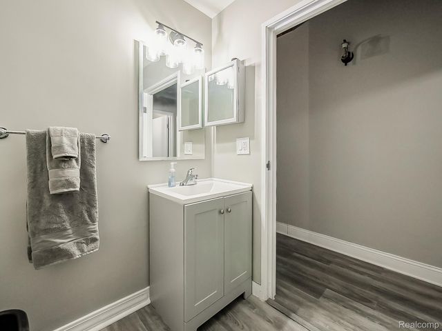 6533 East Jefferson 238, Detroit, MI 48207