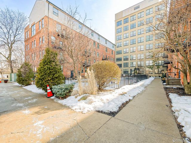 6533 East Jefferson 238, Detroit, MI 48207
