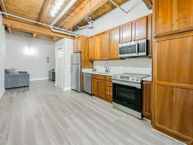 6533 East Jefferson 238, Detroit, MI 48207