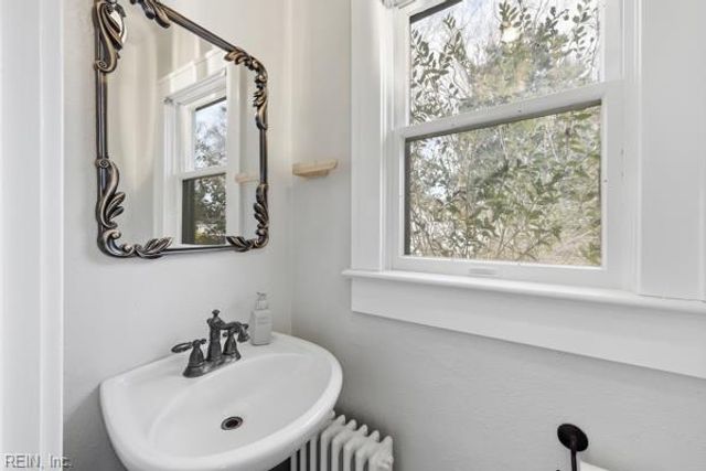 144 Algonquin RD, Hampton, VA 23661