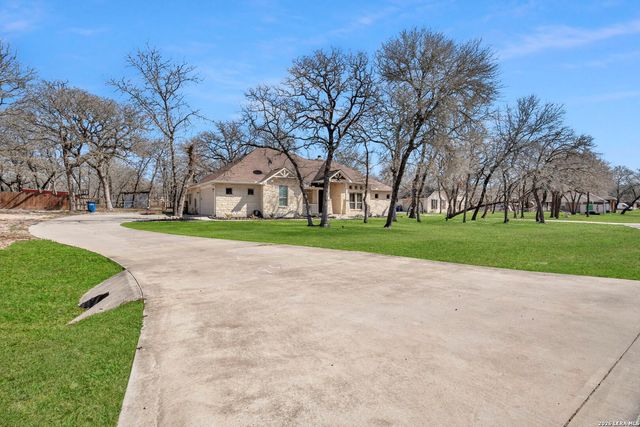 524 Jacobs, La Vernia, TX 78121