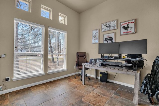 524 Jacobs, La Vernia, TX 78121