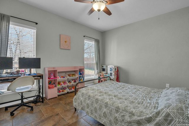 524 Jacobs, La Vernia, TX 78121