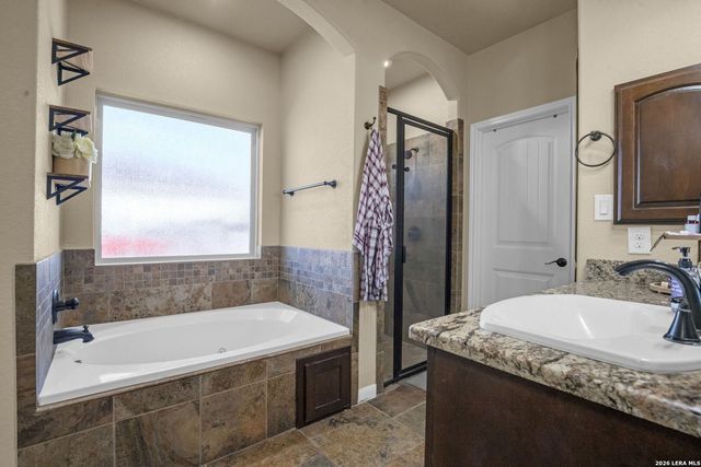 524 Jacobs, La Vernia, TX 78121