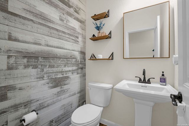 524 Jacobs, La Vernia, TX 78121