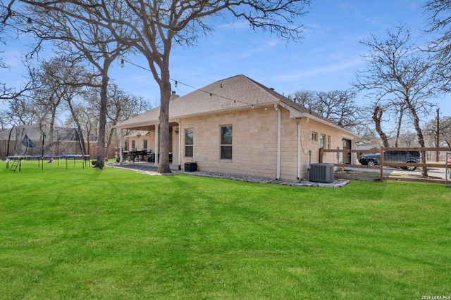 524 Jacobs, La Vernia, TX 78121