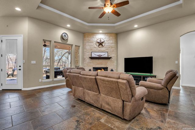 524 Jacobs, La Vernia, TX 78121