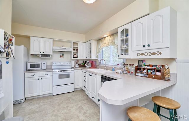 917 Hawthorn Avenue, St Charles, MO 63301