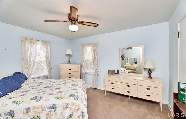 917 Hawthorn Avenue, St Charles, MO 63301