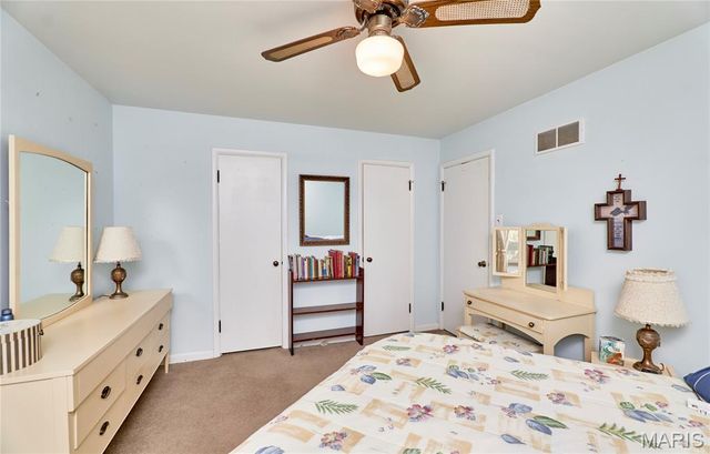 917 Hawthorn Avenue, St Charles, MO 63301