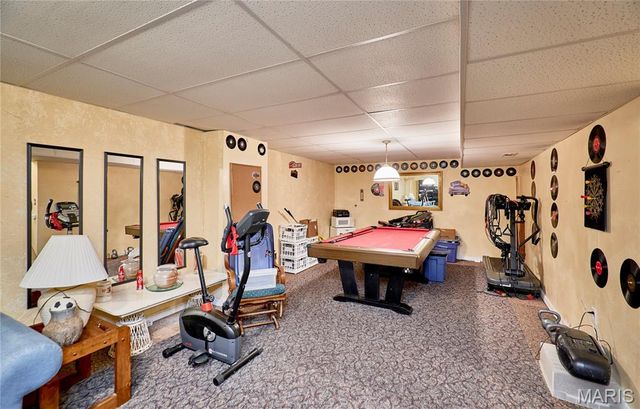 917 Hawthorn Avenue, St Charles, MO 63301