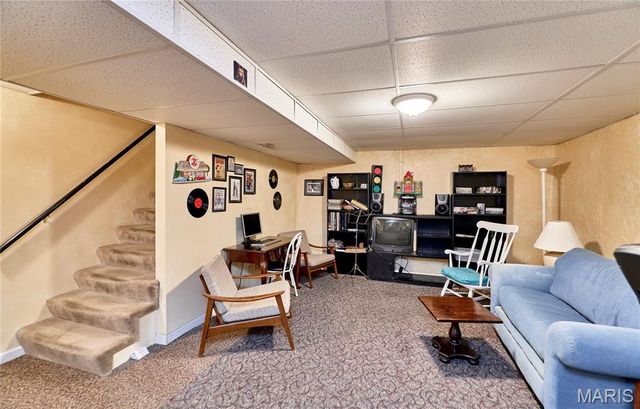 917 Hawthorn Avenue, St Charles, MO 63301