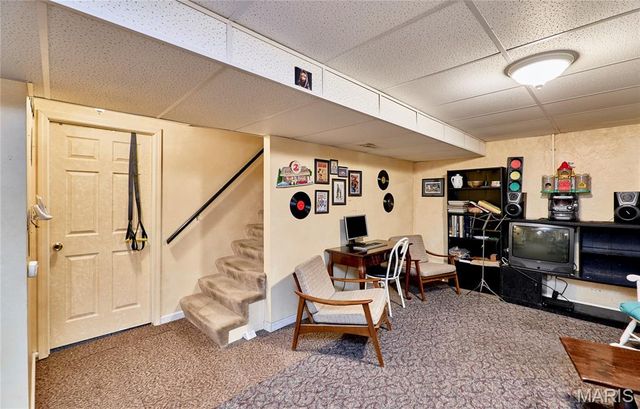 917 Hawthorn Avenue, St Charles, MO 63301