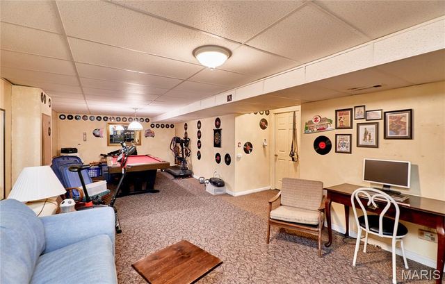 917 Hawthorn Avenue, St Charles, MO 63301