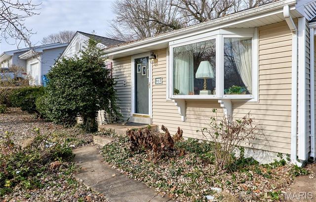 917 Hawthorn Avenue, St Charles, MO 63301
