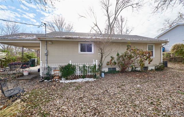 917 Hawthorn Avenue, St Charles, MO 63301