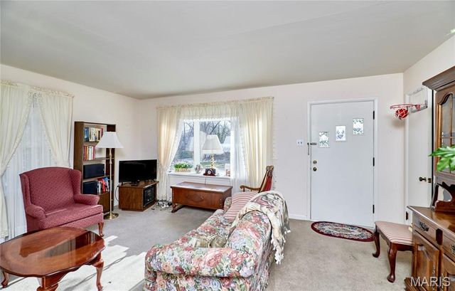 917 Hawthorn Avenue, St Charles, MO 63301