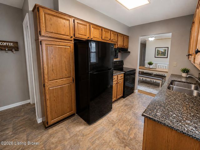 10220 Starlight Way, Louisville, KY 40272