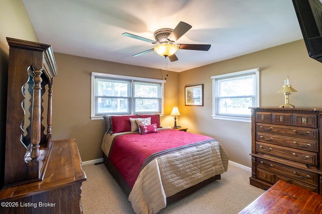10220 Starlight Way, Louisville, KY 40272