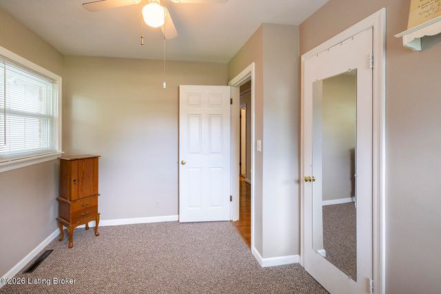 10220 Starlight Way, Louisville, KY 40272