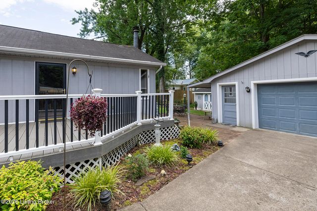 10220 Starlight Way, Louisville, KY 40272