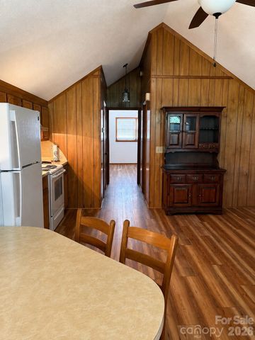 90 Mcentire Road, Tryon, NC 28782