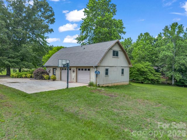 90 Mcentire Road, Tryon, NC 28782