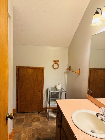 90 Mcentire Road, Tryon, NC 28782