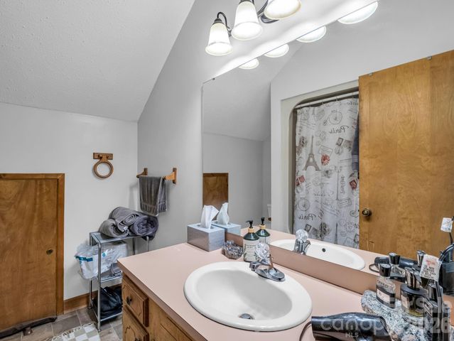 90 Mcentire Road, Tryon, NC 28782