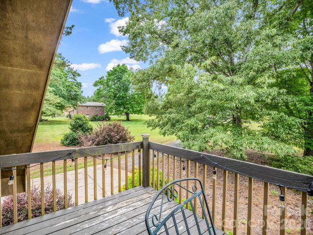 90 Mcentire Road, Tryon, NC 28782