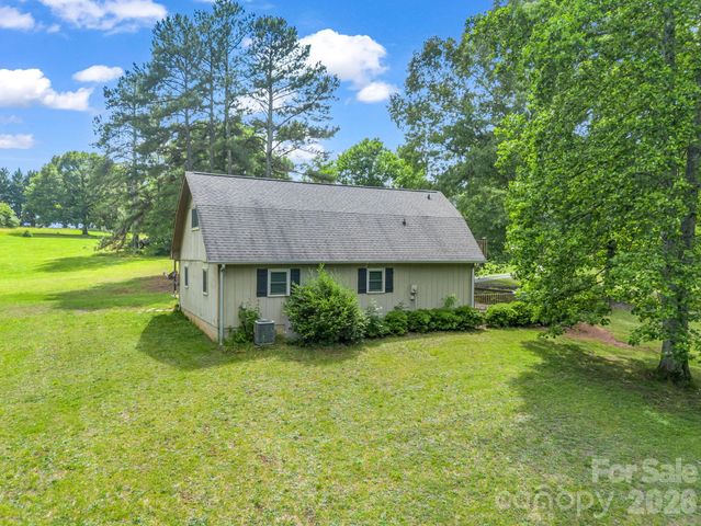 90 Mcentire Road, Tryon, NC 28782