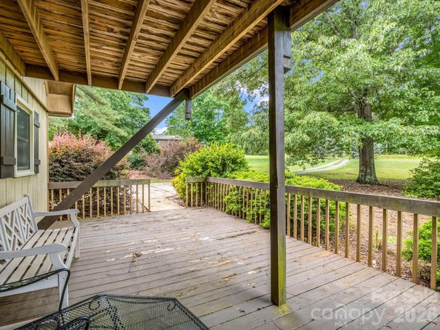 90 Mcentire Road, Tryon, NC 28782
