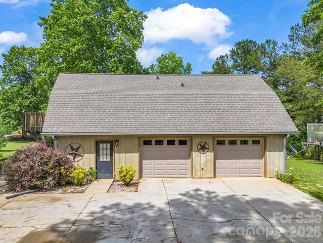 90 Mcentire Road, Tryon, NC 28782