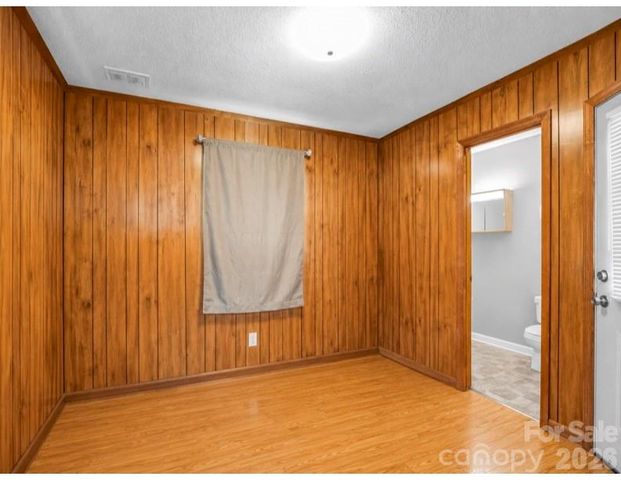 90 Mcentire Road, Tryon, NC 28782