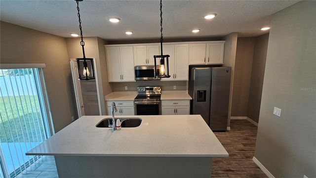 1921 BELL CREEK LOOP, Fruitland Park, FL 34731