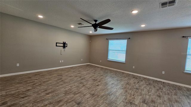 1921 BELL CREEK LOOP, Fruitland Park, FL 34731