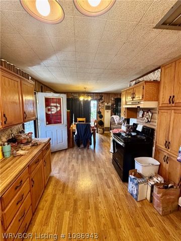 17425 Potts Road, Charleston, AR 72933