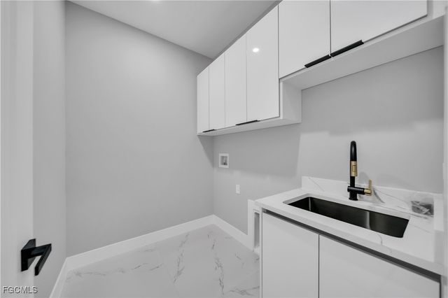 921 NW 8th TER, Cape Coral, FL 33993