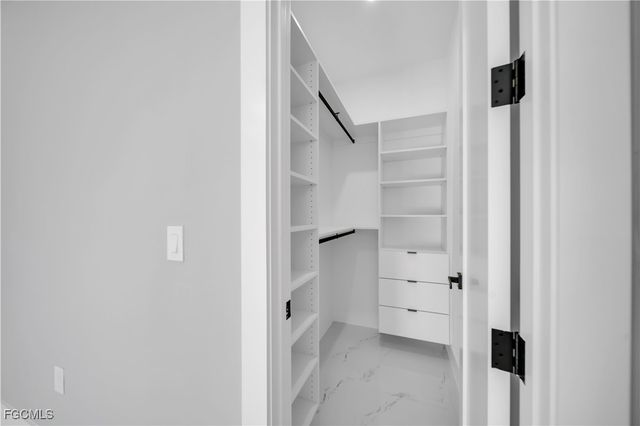 921 NW 8th TER, Cape Coral, FL 33993