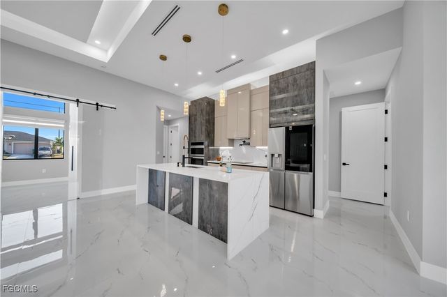 921 NW 8th TER, Cape Coral, FL 33993