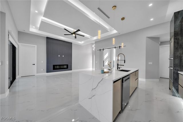 921 NW 8th TER, Cape Coral, FL 33993