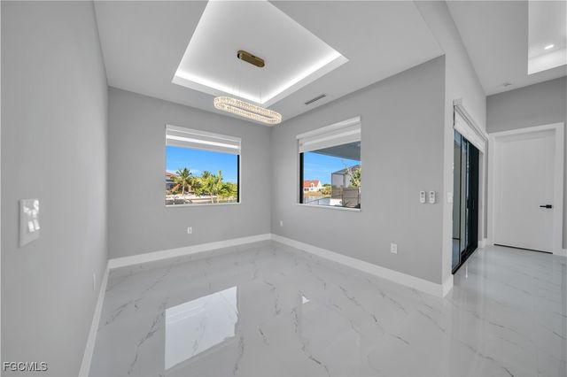 921 NW 8th TER, Cape Coral, FL 33993