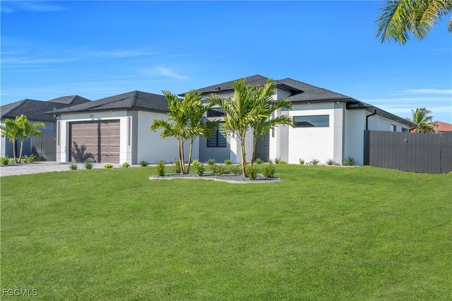 921 NW 8th TER, Cape Coral, FL 33993