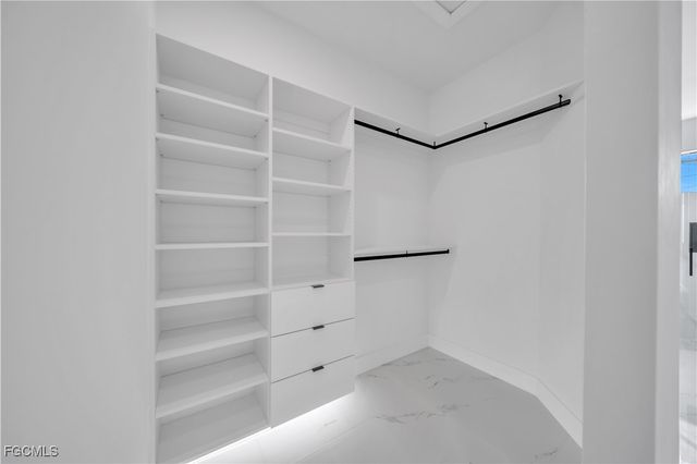 921 NW 8th TER, Cape Coral, FL 33993