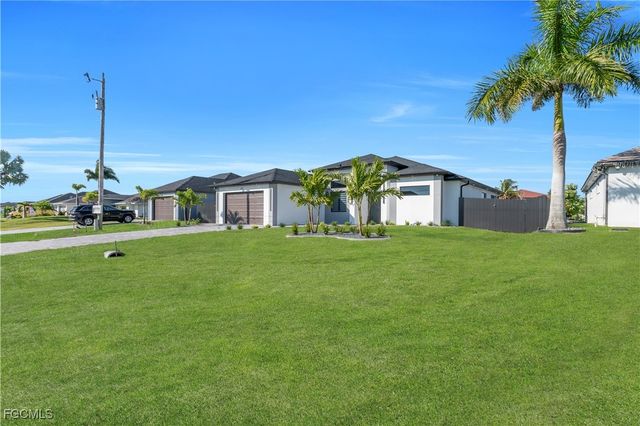 921 NW 8th TER, Cape Coral, FL 33993