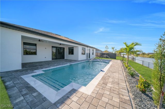 921 NW 8th TER, Cape Coral, FL 33993