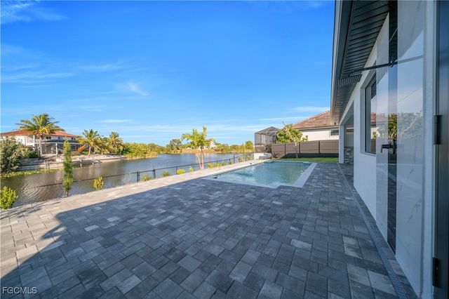 921 NW 8th TER, Cape Coral, FL 33993